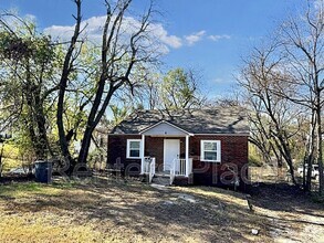 Building Photo - 4528 S Waco Ave