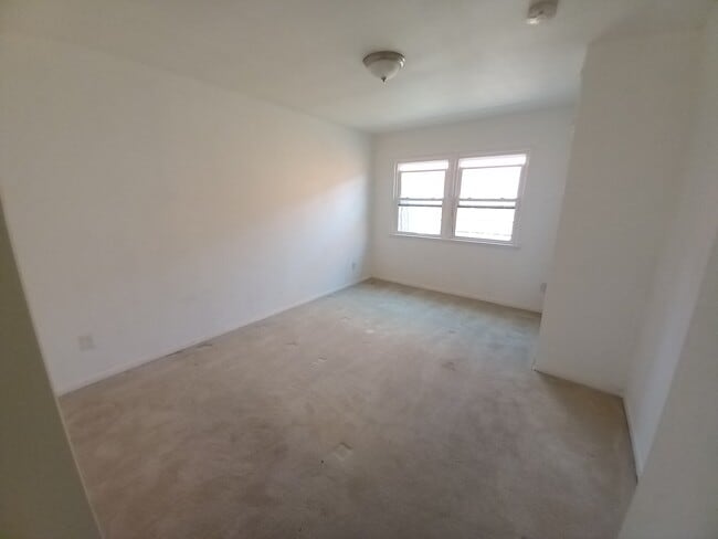 Bedroom - 12516 Short Ave