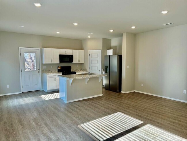 Foto del edificio - 6823 Devotion St