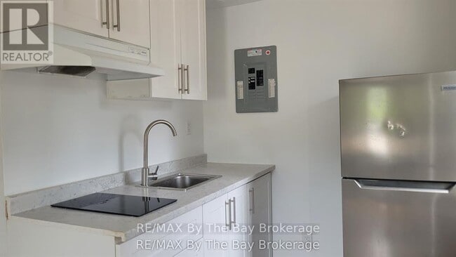 Photo du bâtiment - 280 River Rd E