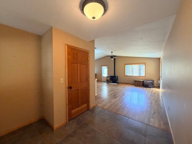Foto del edificio - 703 W Summit St