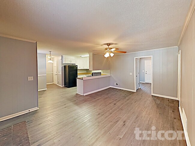 Foto del edificio - 3213 Woodsen Cir