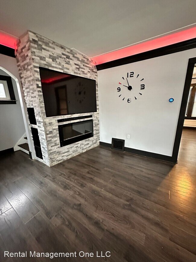 Foto del edificio - 3 br, 1.5 bath House - 1272 Austin Ave