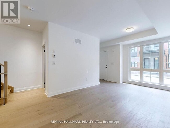 Building Photo - 126 Alton Cres