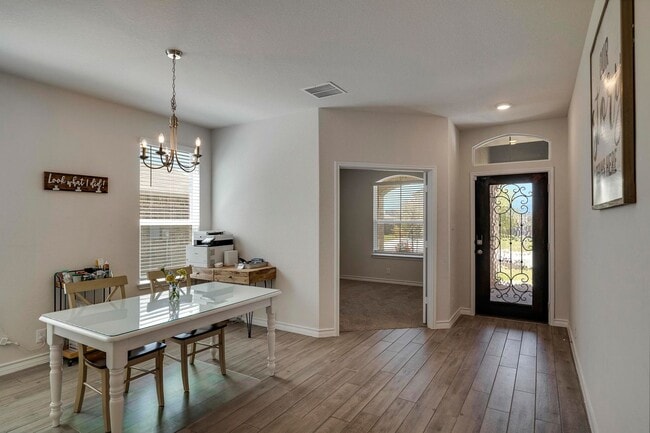 Building Photo - STEELE CREEK UNIT 1