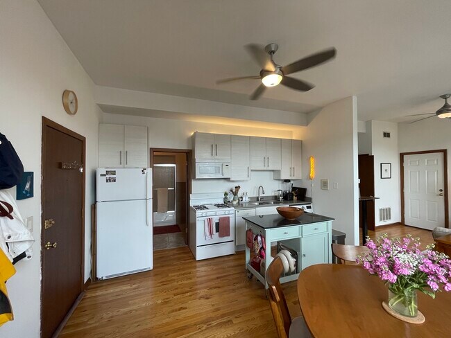 Foto del edificio - 1237 N Noble St