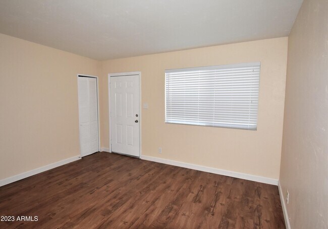 Building Photo - 123 Hardy Dr