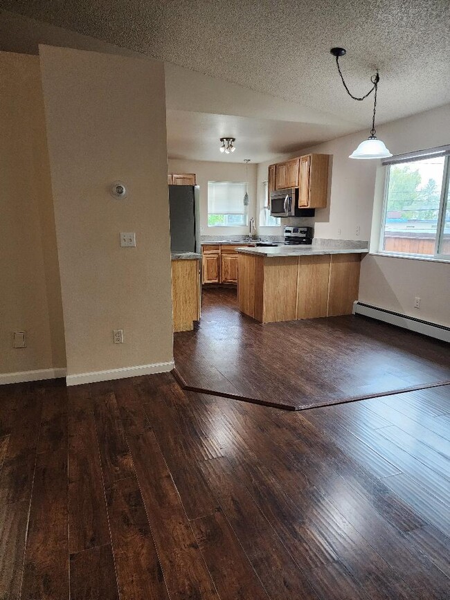 Living/Dining room - 928 E 10th Ave