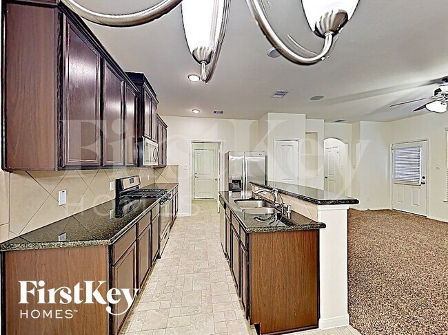 Foto del edificio - 17006 Amarose Dr