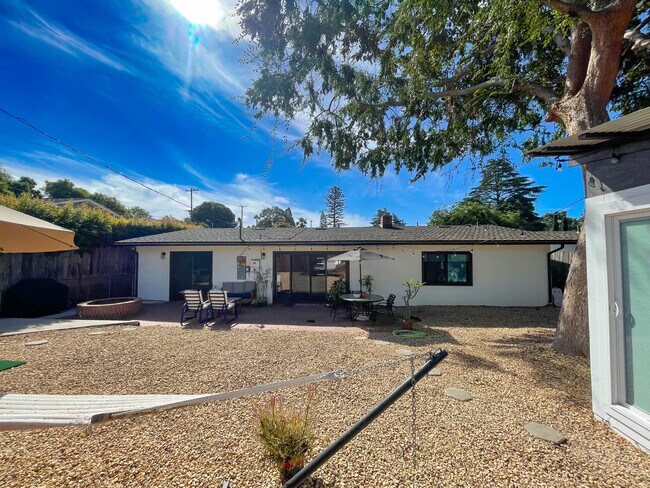 Building Photo - 3910 Maricopa Dr