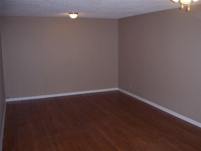 Building Photo - 6453 Lontos Dr
