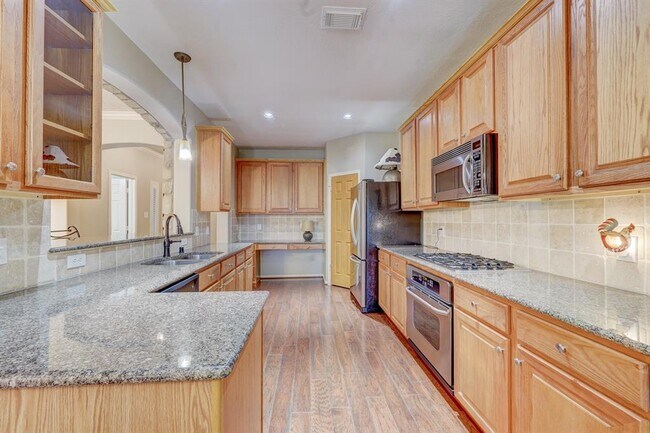 Building Photo - 14559 Gleaming Rose Dr