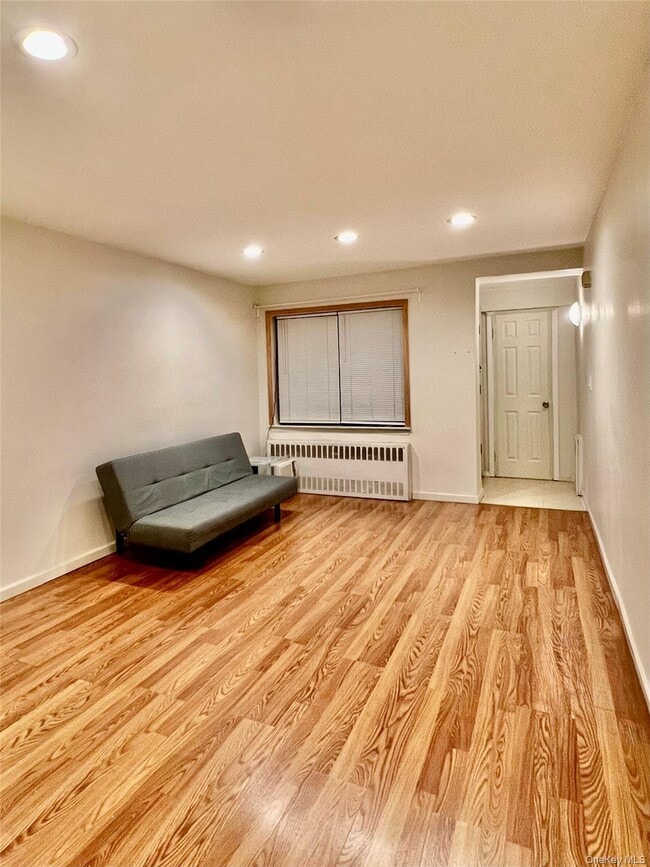 Foto del edificio - 25-40-40 77th St