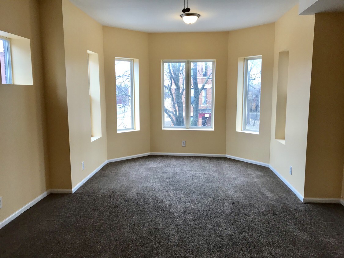 Foto principal - 649 E Marquette Rd