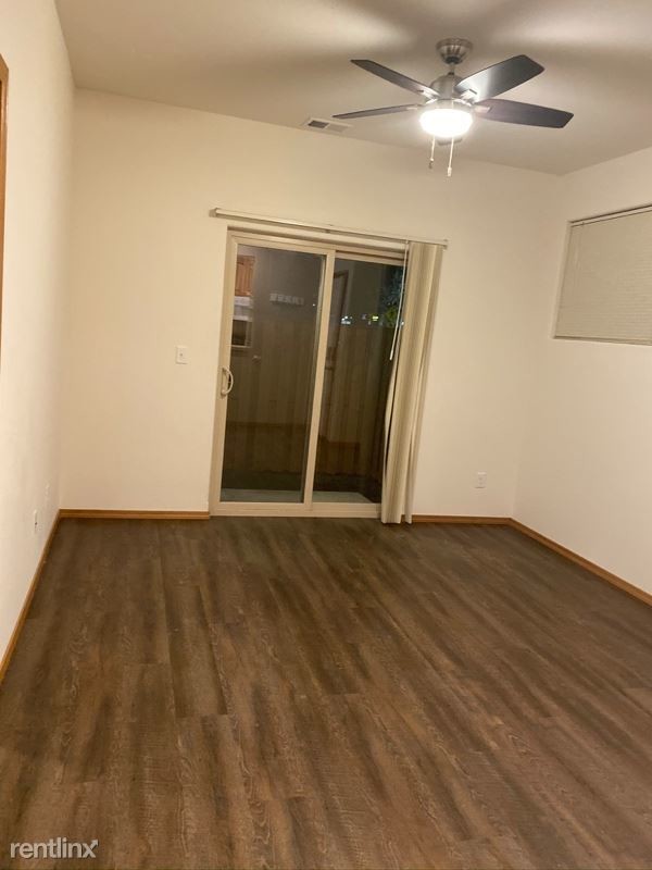 Foto del edificio - 2 br, 2 bath Townhome - 953 NW Circle Blvd