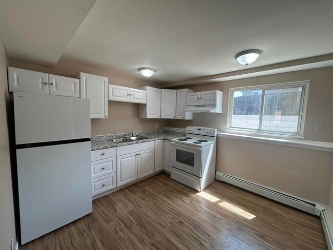Building Photo - 1709 Hampton S