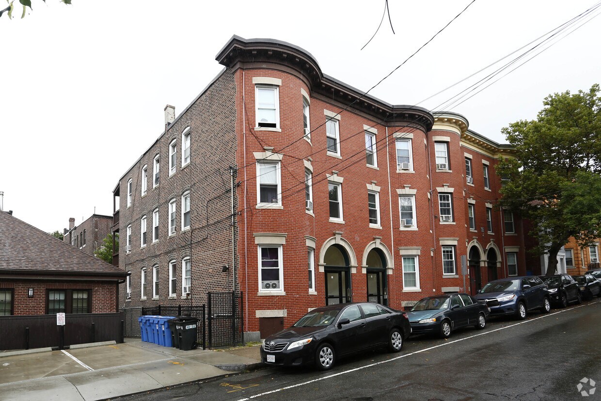 Primary Photo - 12 Grove St