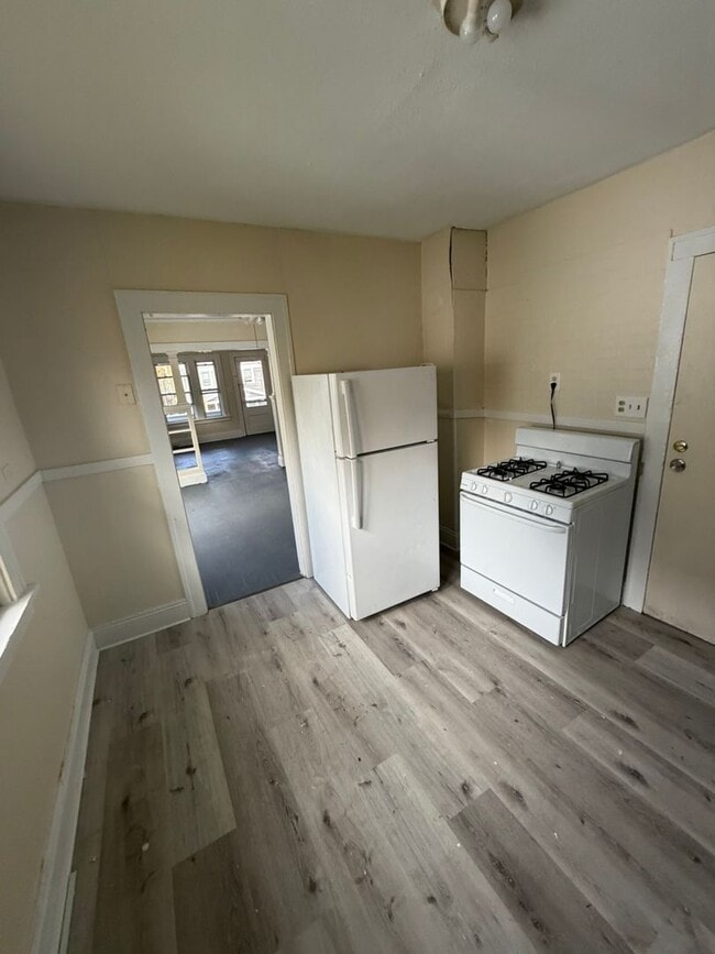 Foto del edificio - 12706 Parkhill Ave