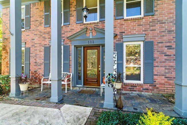 Building Photo - 111 S Village Knoll Cir
