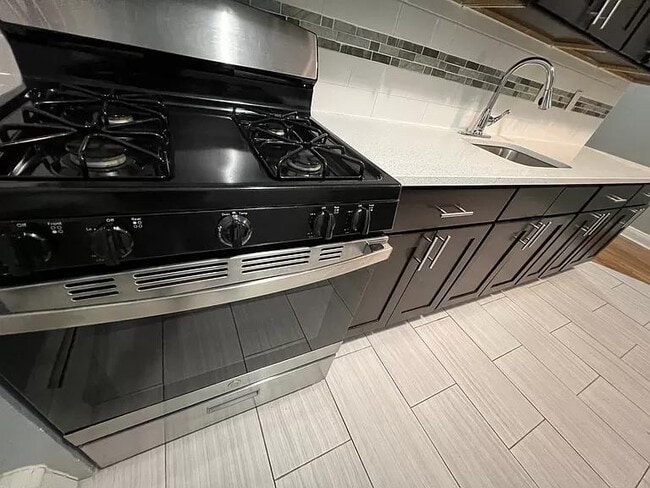 Foto del edificio - 22 Redwood Ave