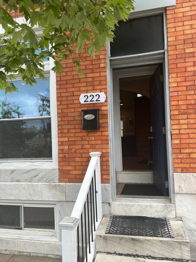 Building Photo - 222 N Ellwood Ave