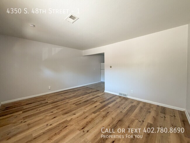Foto del edificio - 4350 S 48th St