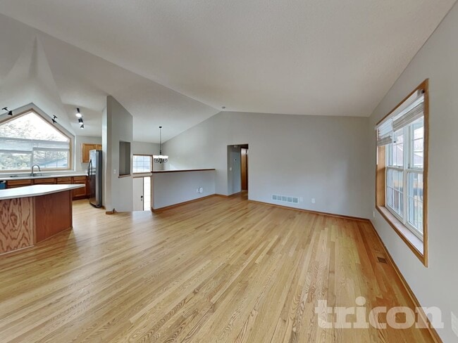 Building Photo - 5535 Highland Trail