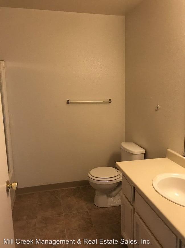 Building Photo - 3940 S Shady Ct