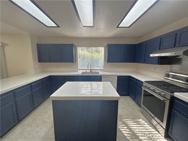 Building Photo - 16391 Misty Hill Dr