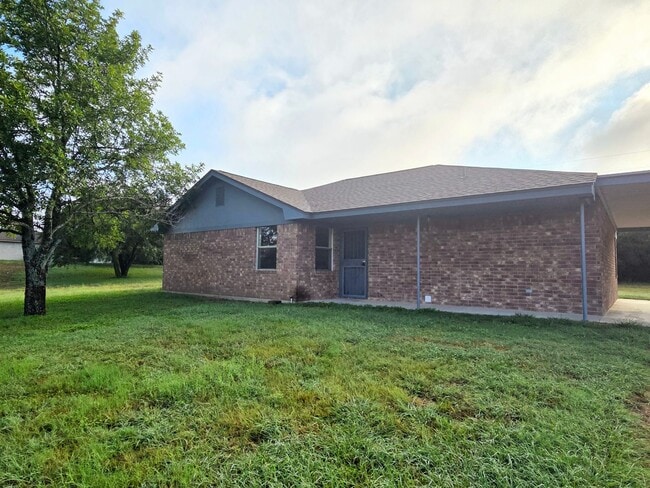 Building Photo - 3-Bed, 2-Bath Home for Rent in Kempner, TX