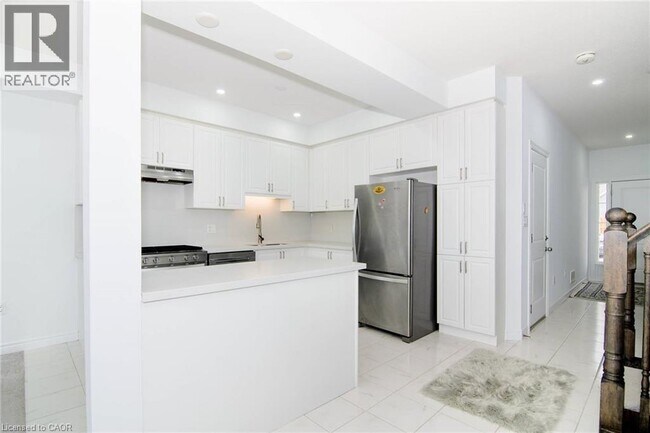 Building Photo - 14 Cleland Ave