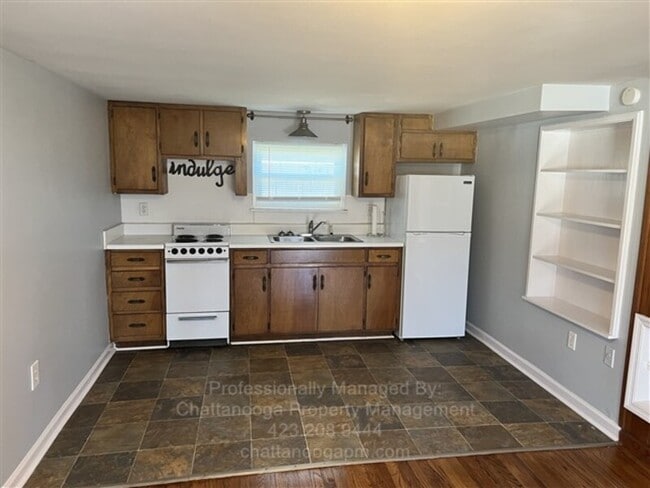 Building Photo - 310 S Parkdale Ave