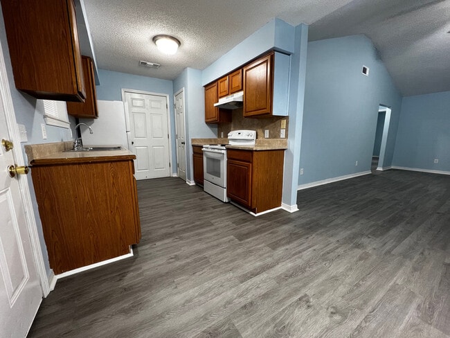 Foto del edificio - 2820 Pakenham Dr