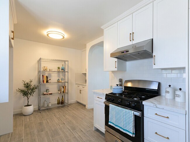 Foto del edificio - 1553 Riverside Dr