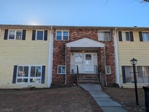 Building Photo - 106 A N Shore Point