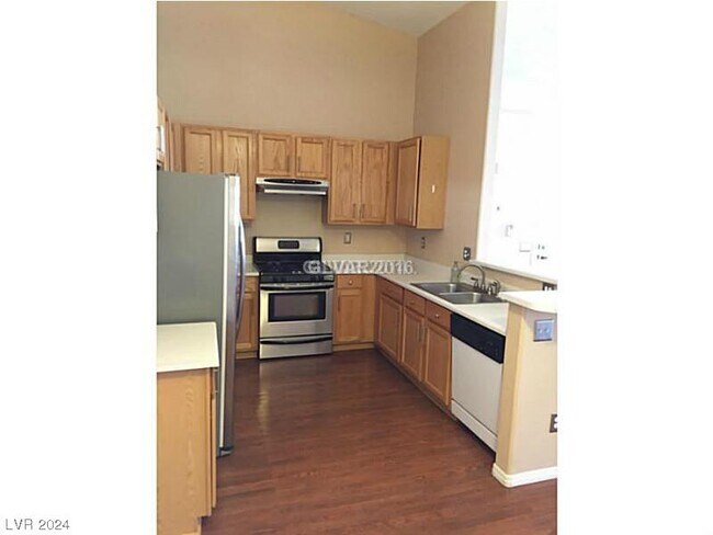 Foto del edificio - 7450 S Eastern Ave