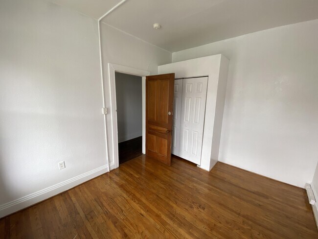 Foto del edificio - 256 W Jackson St