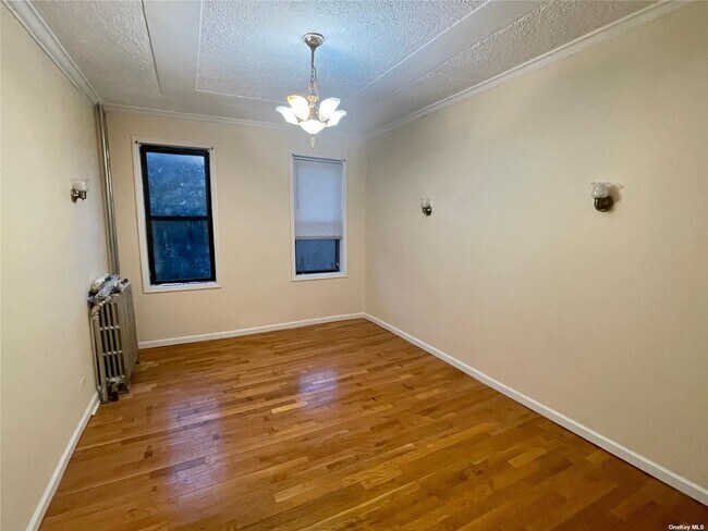 Building Photo - 547 Pine St