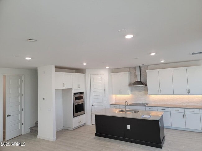 Building Photo - 9842 S 11th St