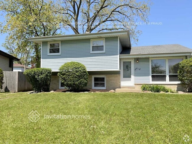 Building Photo - 418 W Lake Park Dr