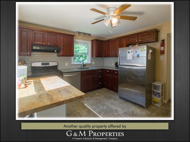 Foto del edificio - 4-Bedroom Home Rental - Walk to Strong & U...