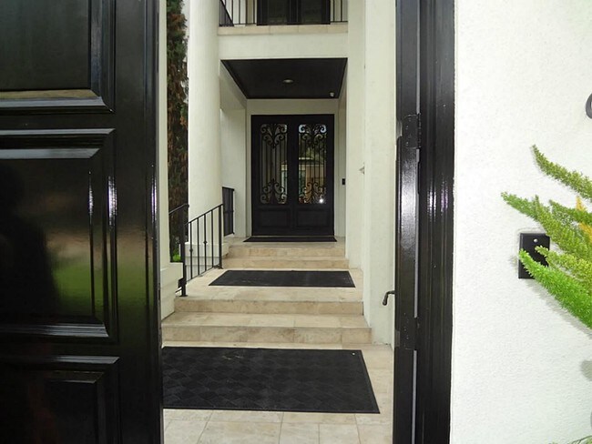 Foto del edificio - 4911 Holly St
