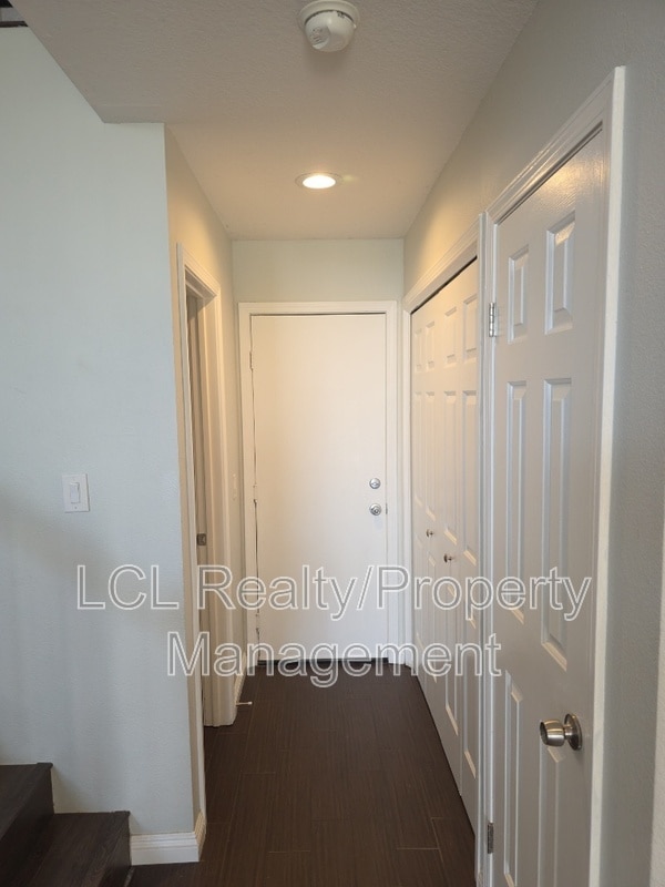Building Photo - 24099 Golden Pheasant Ln