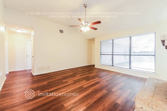 Foto del edificio - 2317 Lakeshore Ln