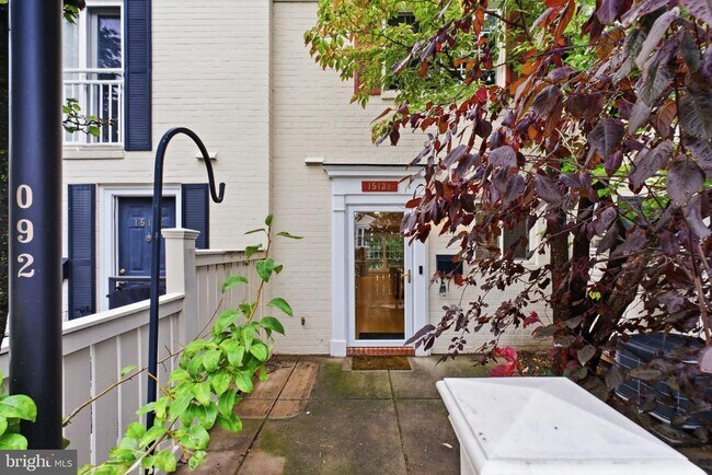 Building Photo - 1513 N Van Dorn St