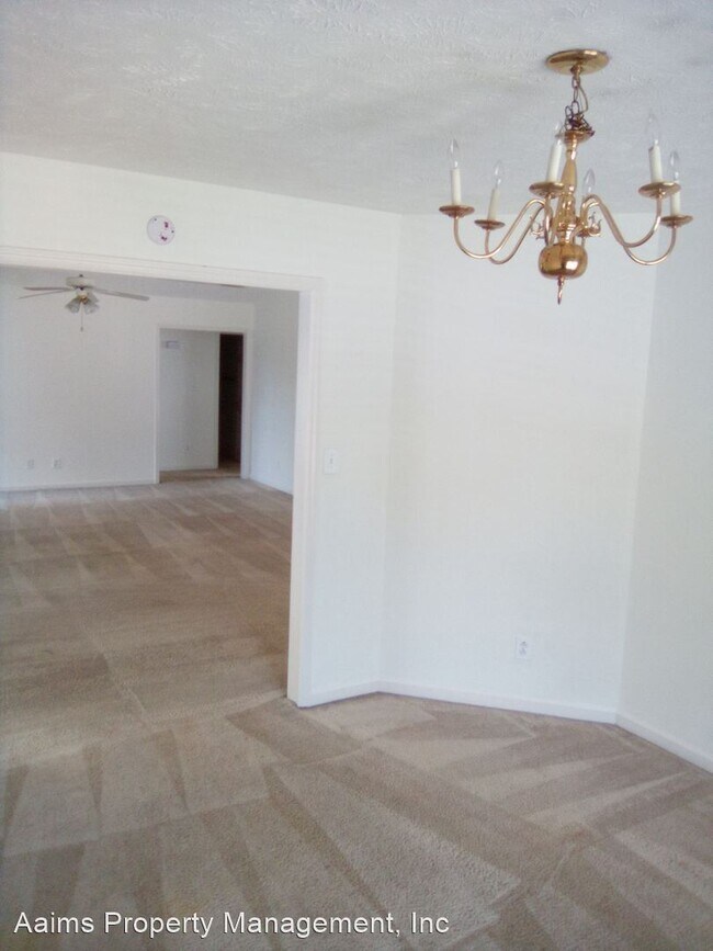Building Photo - 3 br, 2 bath House - 218 Silver Oaks  Drive