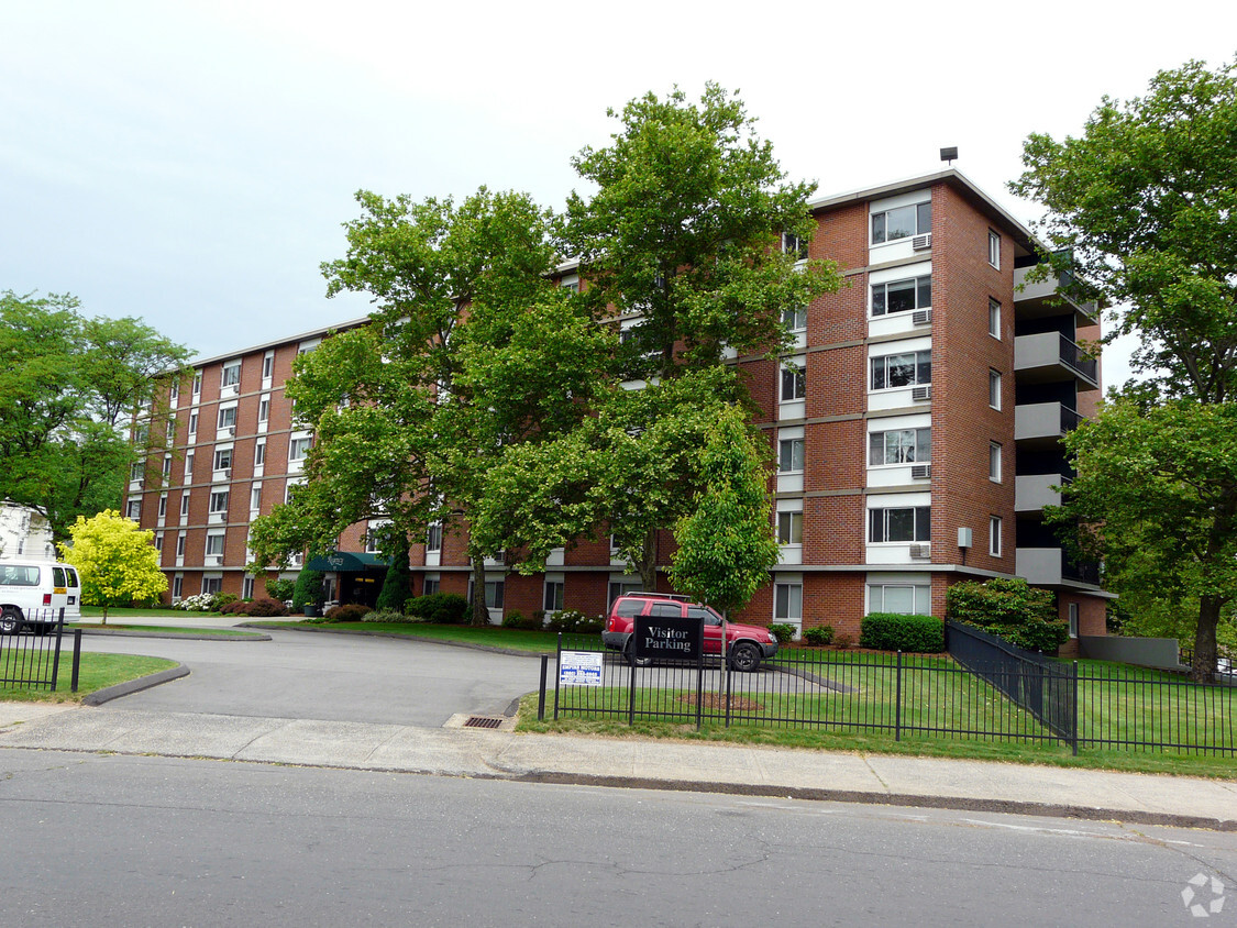 Primary Photo - Regency Apartments