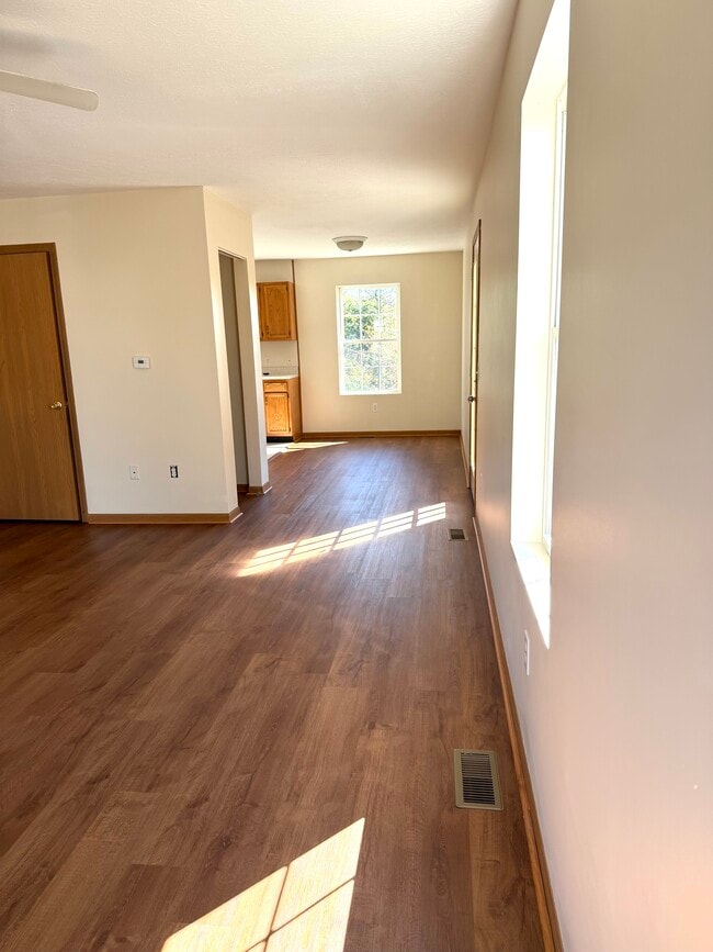 Building Photo - 1 Frankie Ln