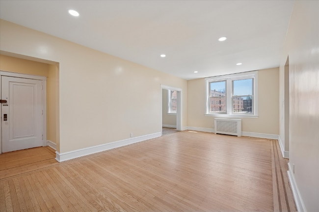 Foto del edificio - 6202 Wayne Ave