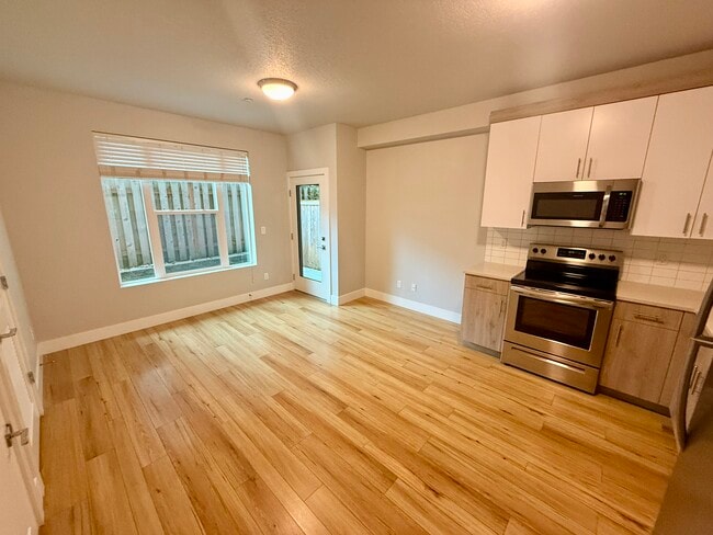 Unit 7 Kitchen / Living Room - Stafford Apartments